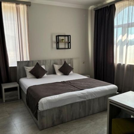 Hotel Menua Jereván Kültér fotó