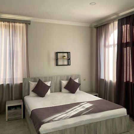 Hotel Menua Jereván Kültér fotó