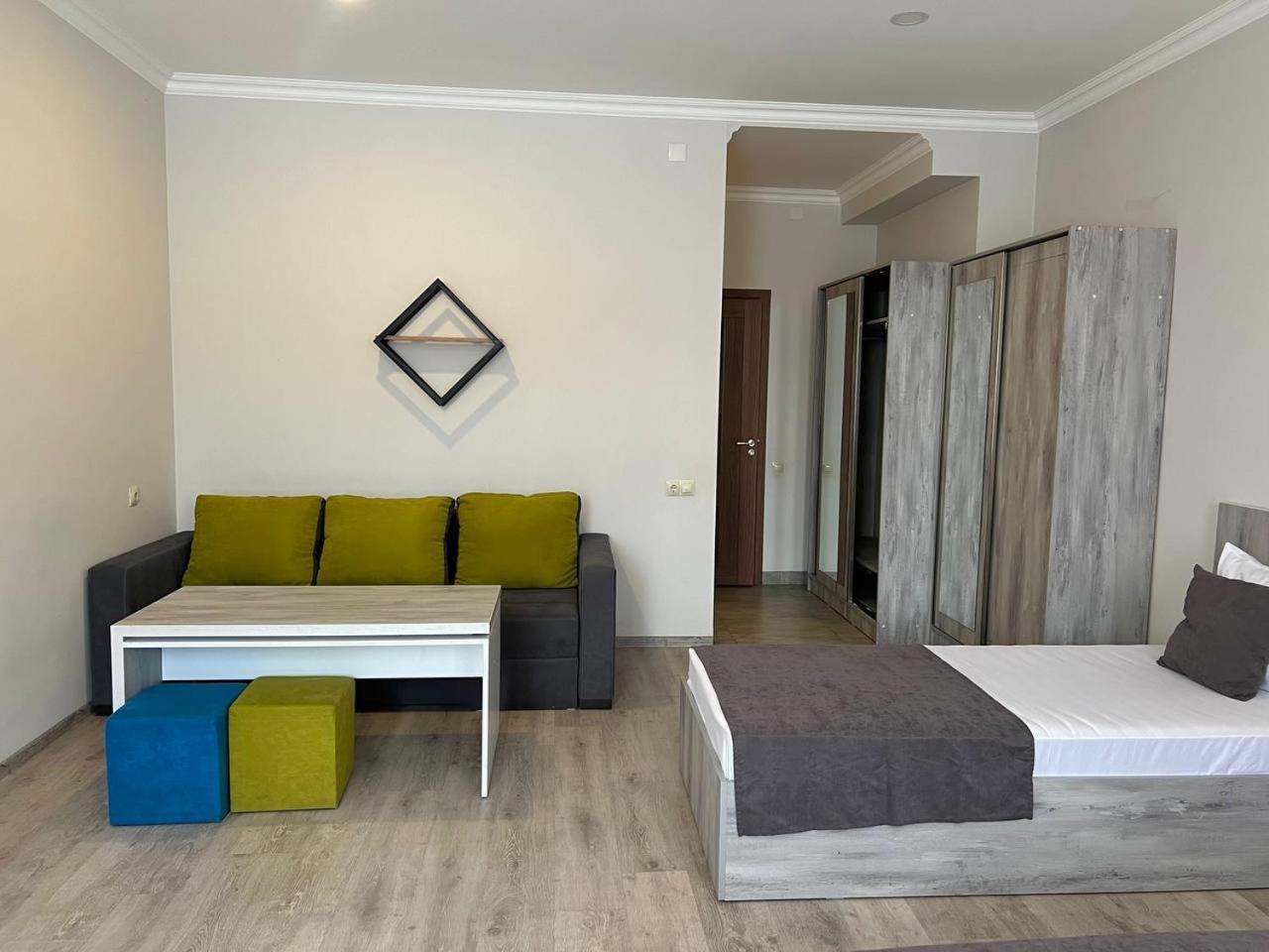 Hotel Menua Jereván Kültér fotó