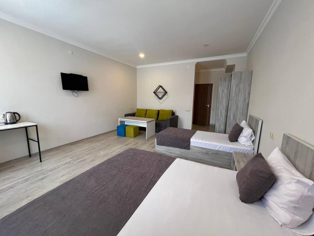 Hotel Menua Jereván Kültér fotó