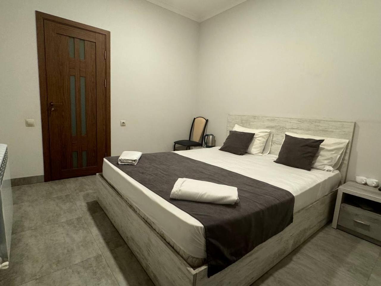 Hotel Menua Jereván Szoba fotó