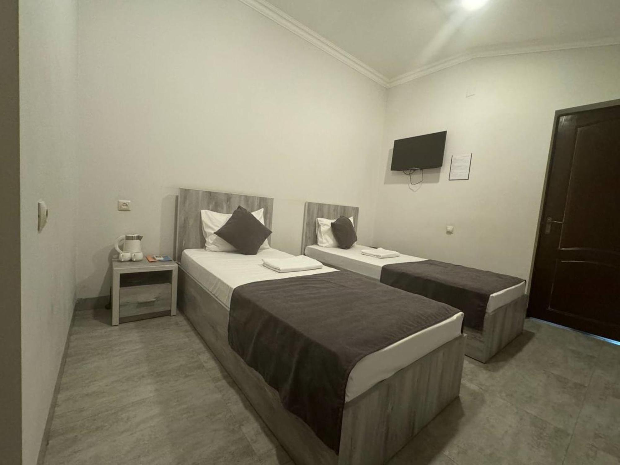 Hotel Menua Jereván Kültér fotó