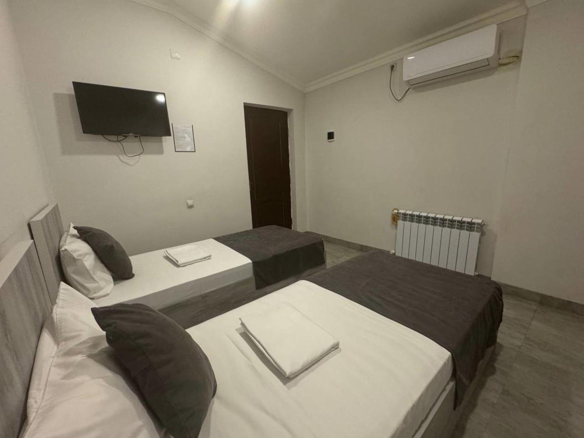 Hotel Menua Jereván Kültér fotó