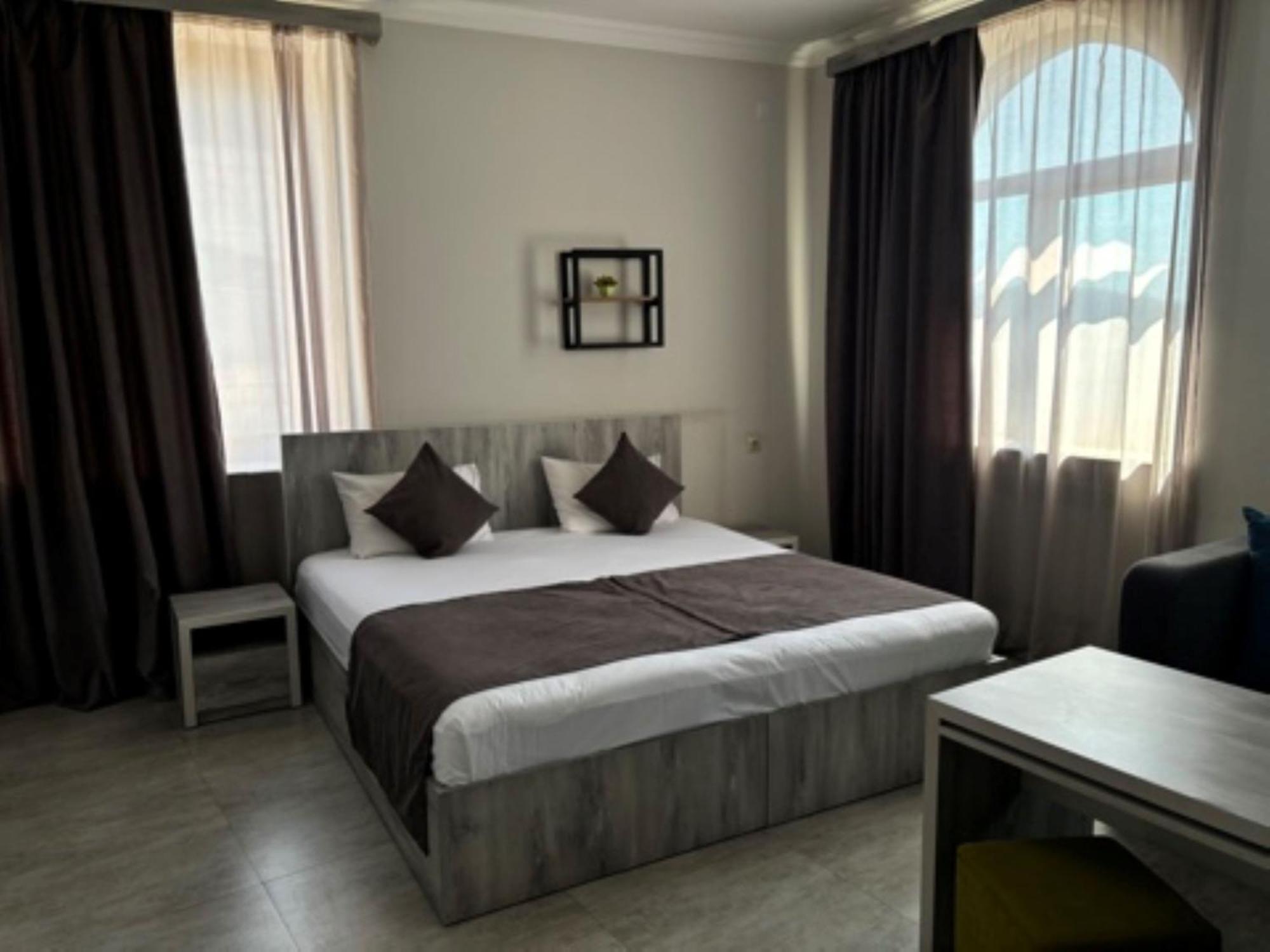 Hotel Menua Jereván Kültér fotó
