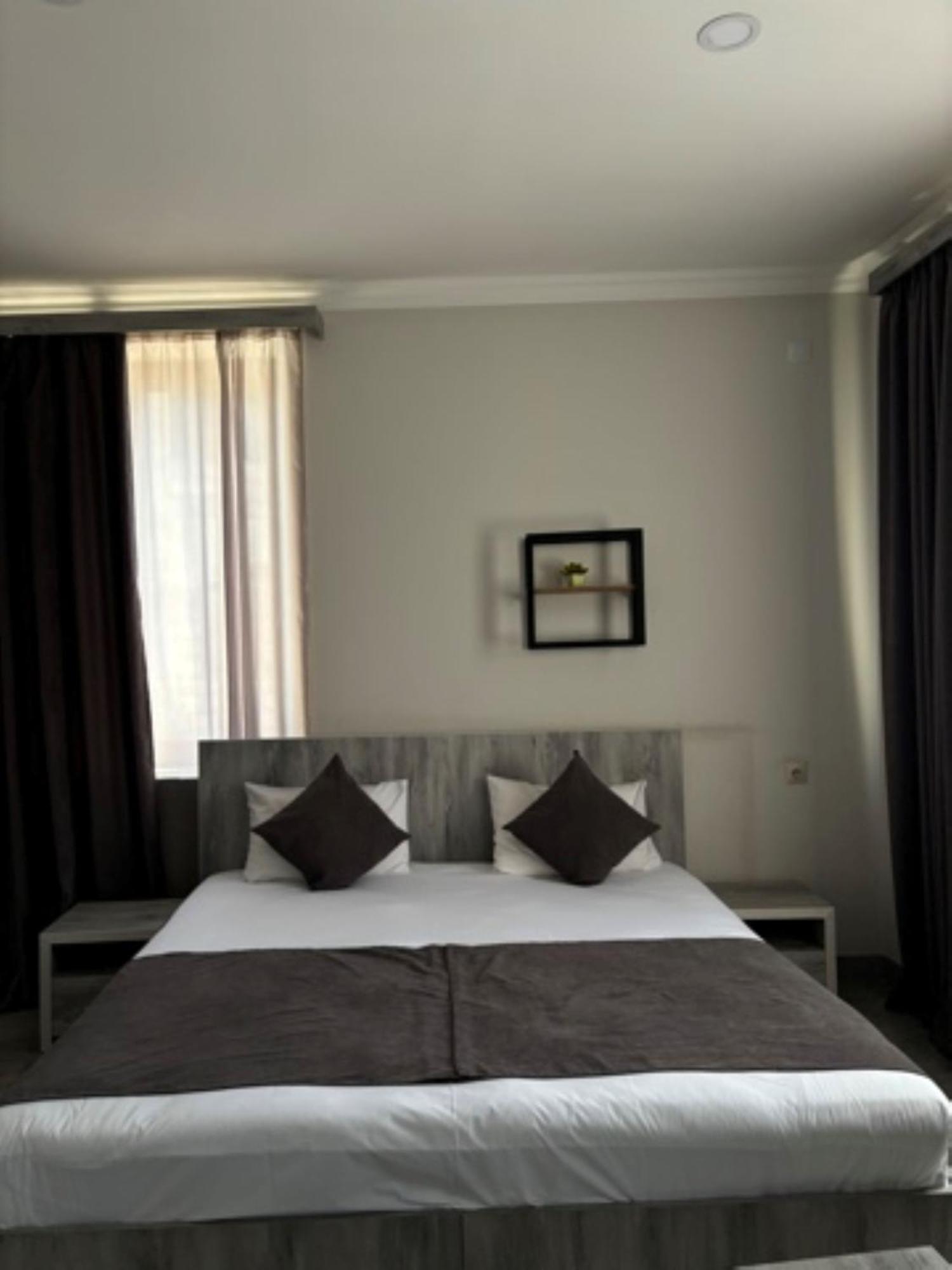 Hotel Menua Jereván Kültér fotó