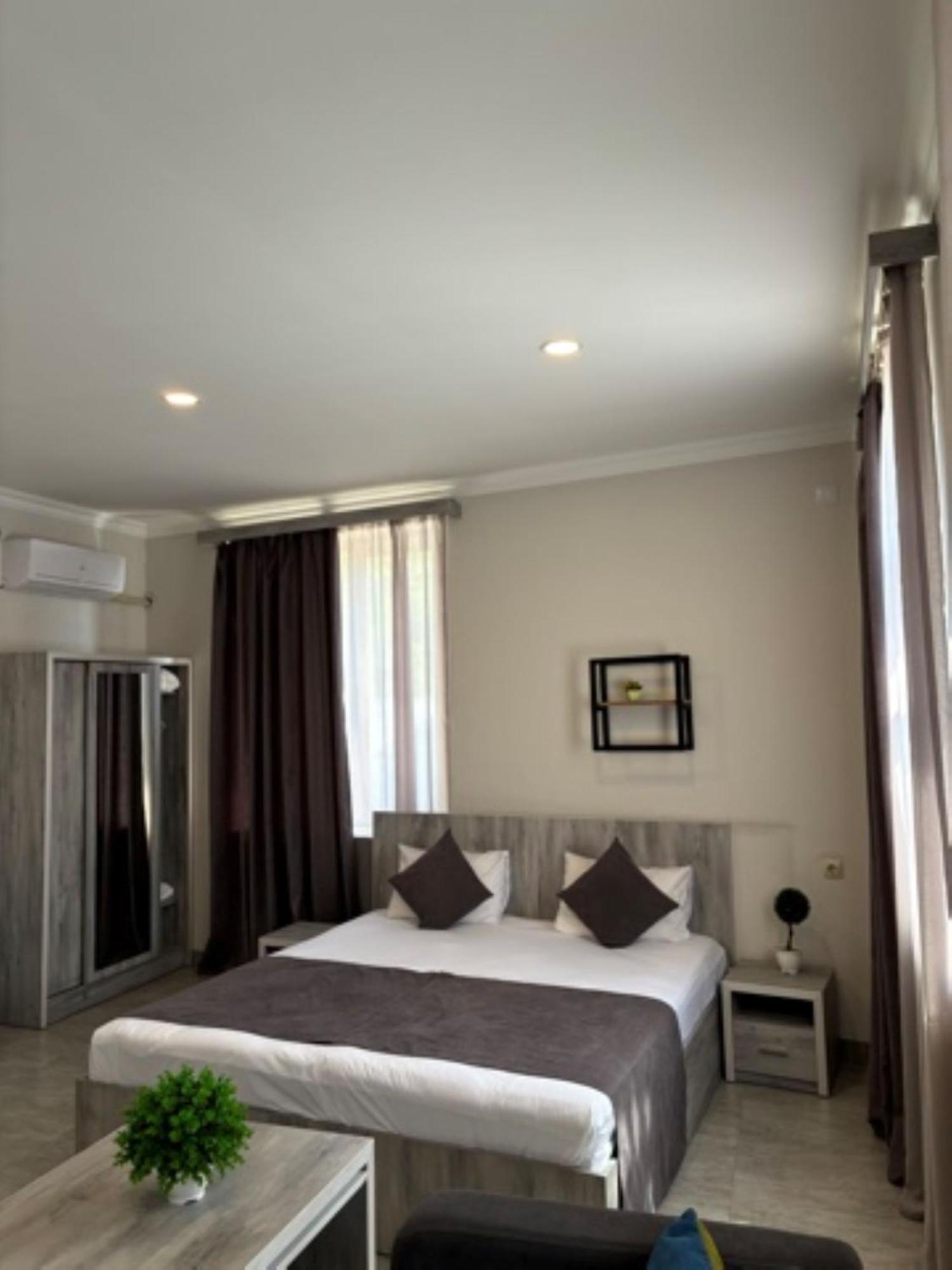 Hotel Menua Jereván Kültér fotó